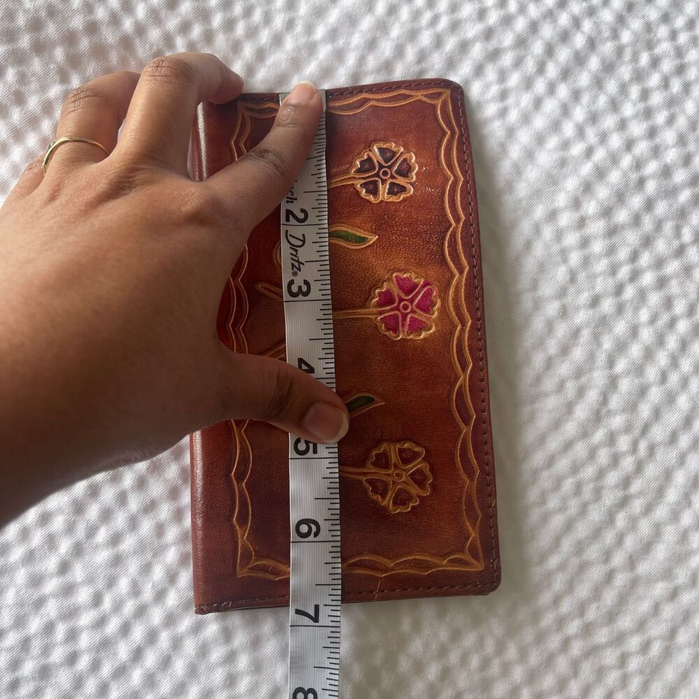 Vintage Women's Antiqued Brown Genuine Leather Embossed Floral Rare Wallet - Picture 9 of 9